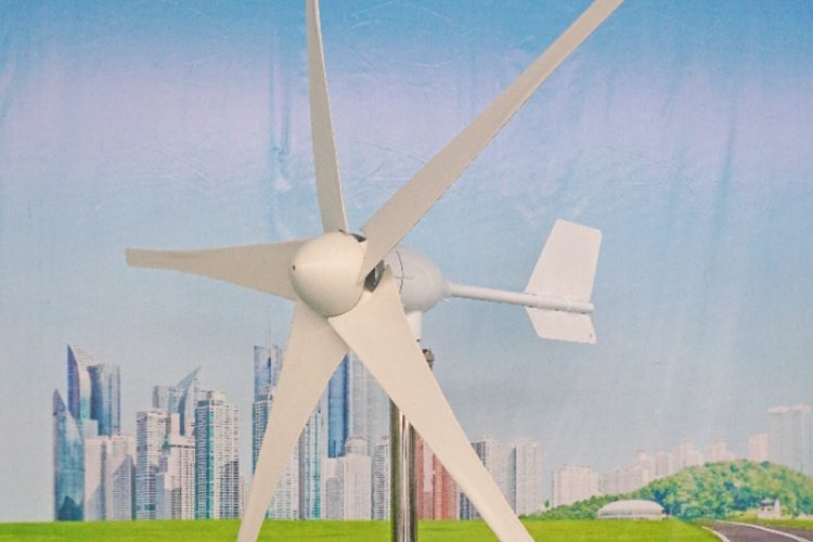 1kW-1.5kW-2kW household wind turbine suitable for farms or rooftops, starting at low wind speeds, easy to install
