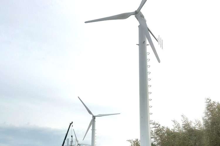 5kW-30kW small wind turbine, low-speed permanent magnet generator, mechanical braking, automatic adjustment of windward angle