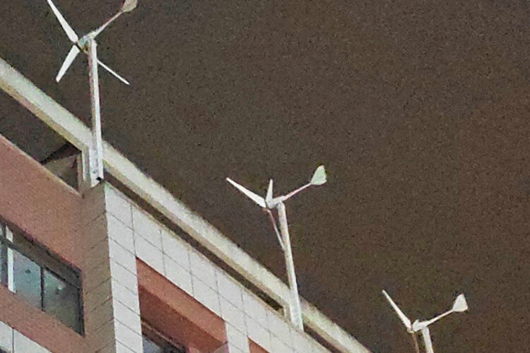 2.5kW-3kW small horizontal axis wind turbine, shipped by the manufacturer